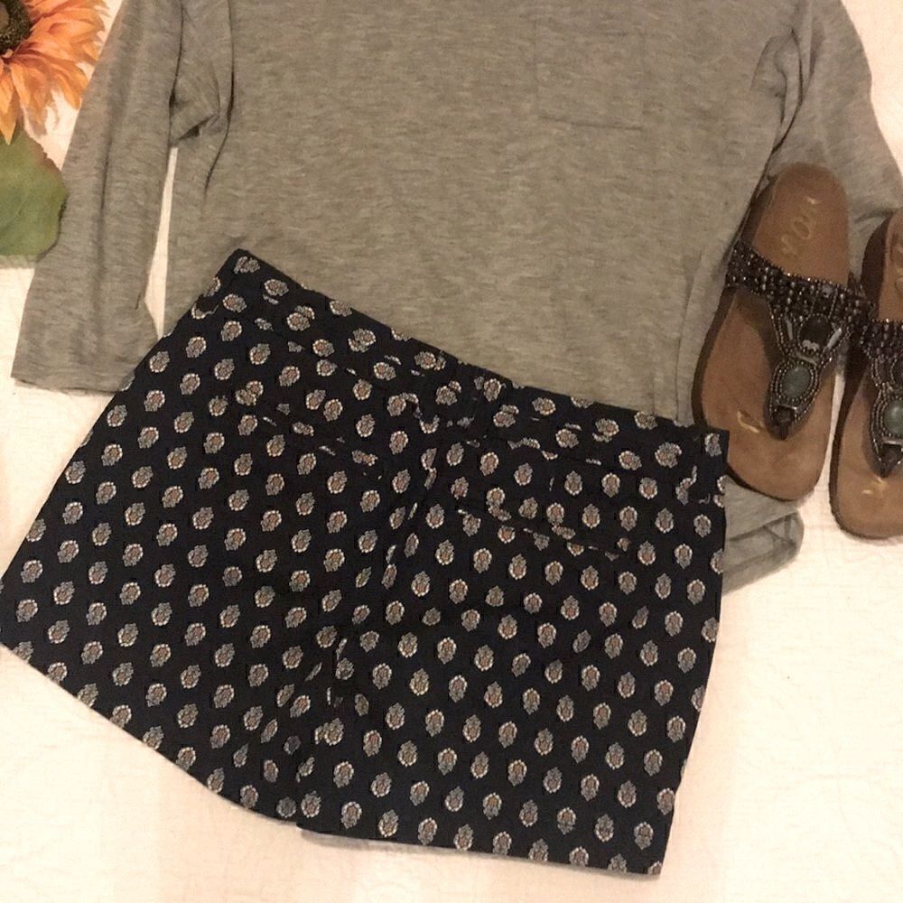 Khakis by GAP Shorts - 0 - Picture 3 of 3
